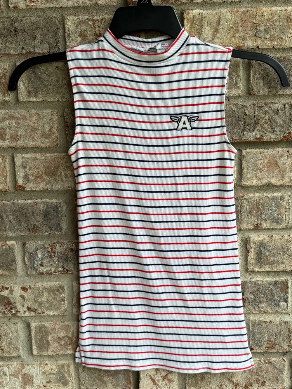 🍒💣 Captain America mock crew sleeveless t-shirt